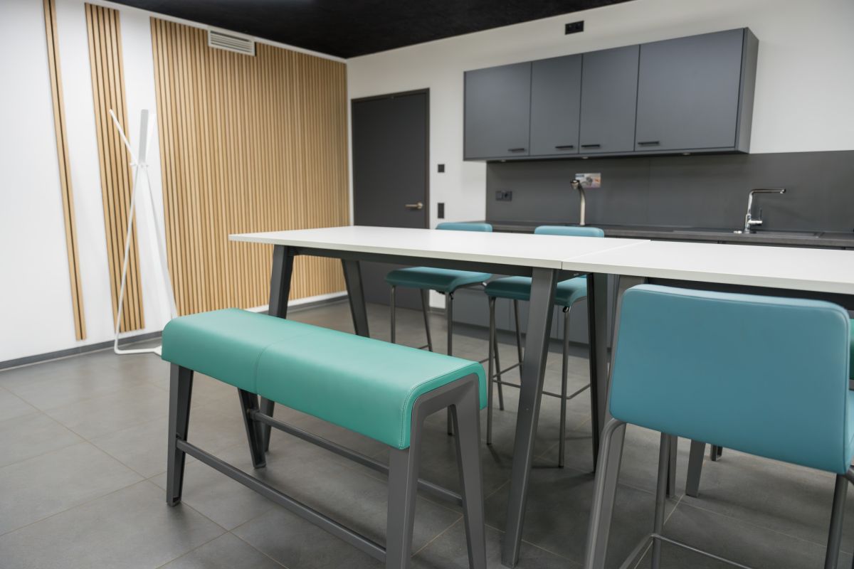 Die neue Mitarbeiterküche - einladend, freundlich und hochwertig