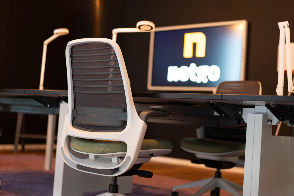 Ergonomischer Doppelarbeitsplatz für individuellen Bedürfnisse