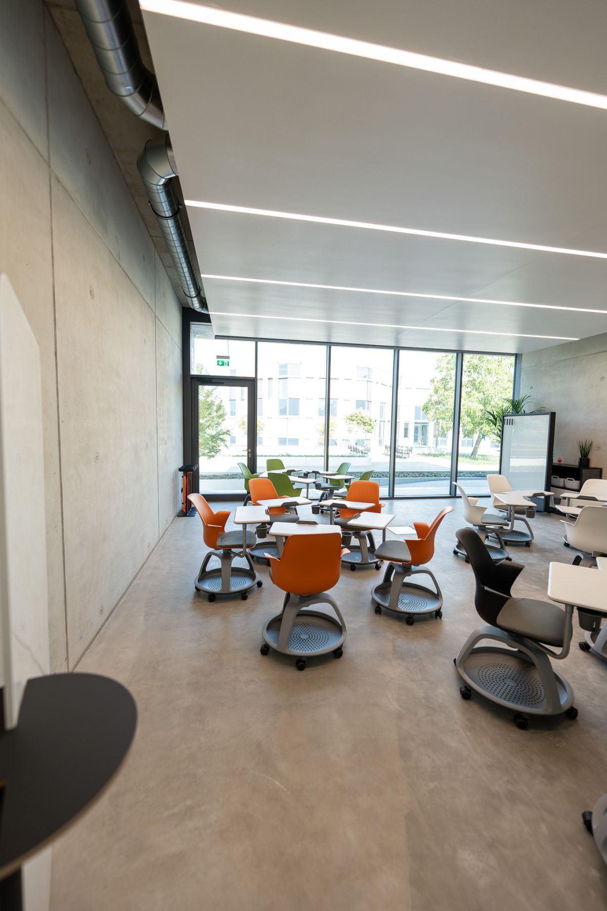 Flexibel und anpassungsfähig - Der Seminarstuhl der sich perfekt an die Bedürfnisse der Teilnehmer anpasst